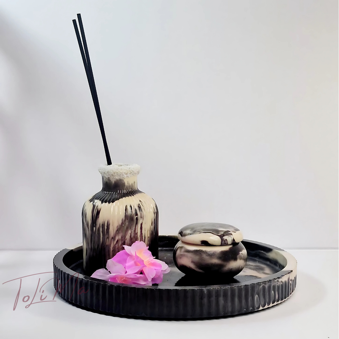 Padėklas gofruotais šonais